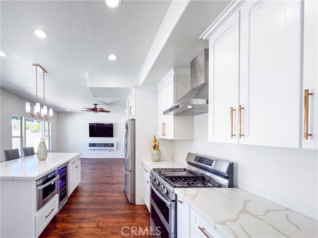 Detail Gallery Image 18 of 48 For 1035 Summerplace Ct, Corona,  CA 92881 - 5 Beds | 4 Baths
