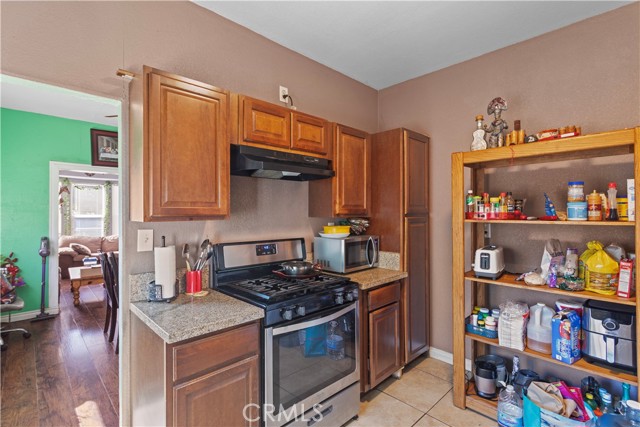 Detail Gallery Image 10 of 20 For 19310 Ambassador Ave, Corona,  CA 92881 - 2 Beds | 2 Baths