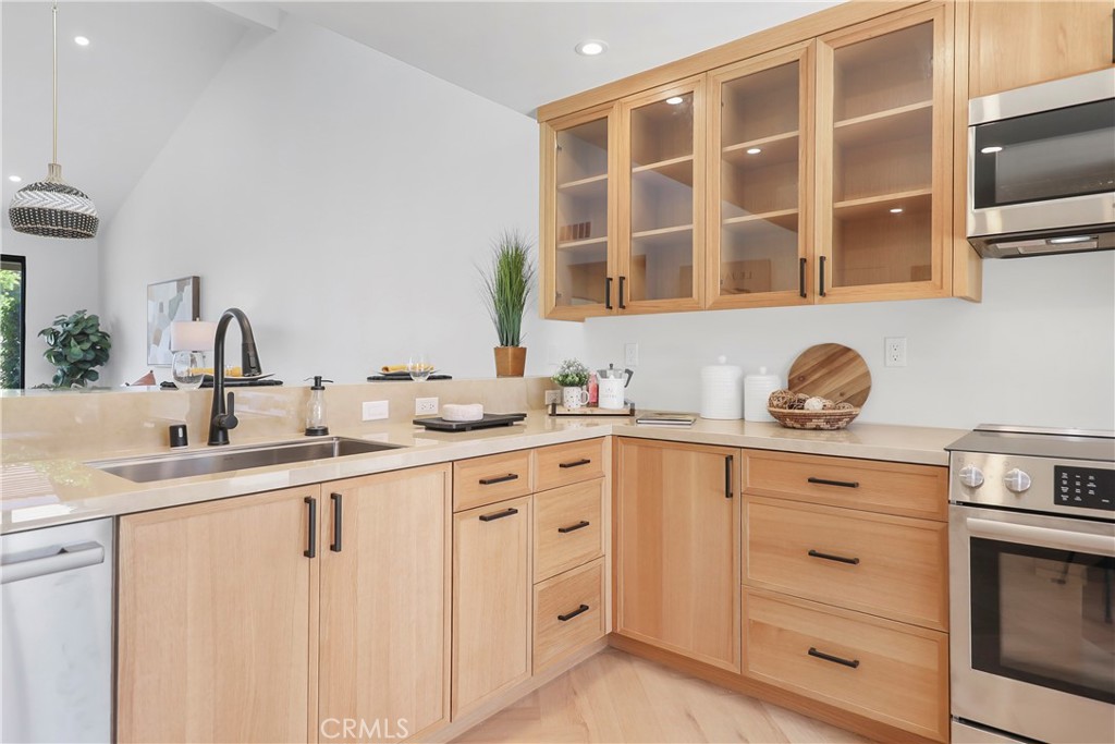 MLS #OC25168664 img 15