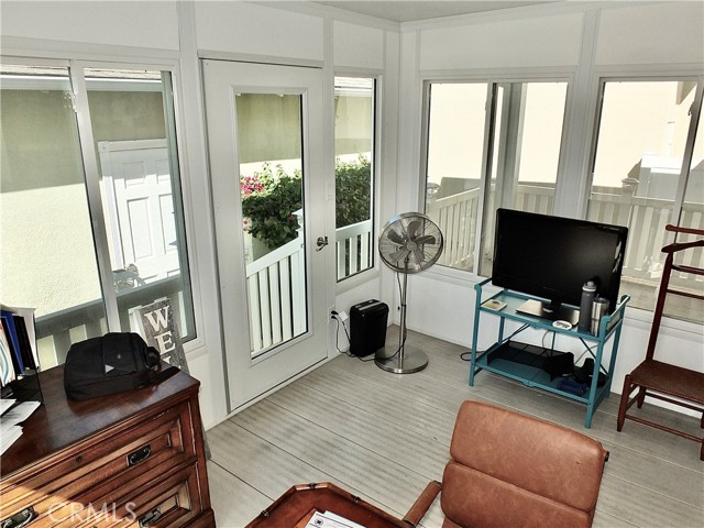 833 Terraine Avenue, Long Beach CA: https://media.crmls.org/medias/644995b7-9613-4460-95b5-cd672710238a.jpg