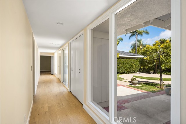 2815 Blue Water Drive, Corona del Mar CA: https://media.crmls.org/medias/6449b144-3d2c-48a6-a5a2-aa62bed8fd0c.jpg