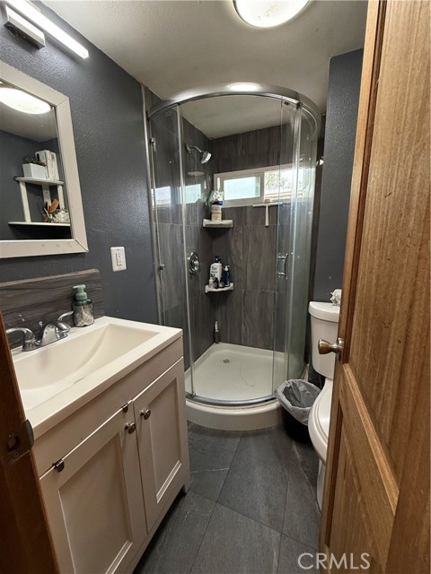 5162 E Florence Avenue Spc., Bell CA: https://media.crmls.org/medias/6449c12c-d5e4-4f60-b8dd-e9fc34e906f6.jpg
