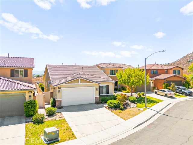 36432 Chervil Court, Lake Elsinore CA: https://media.crmls.org/medias/6449f2a0-864e-4532-93ae-9f9796413978.jpg