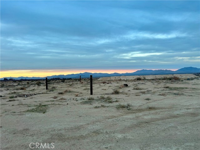 Detail Gallery Image 2 of 7 For 36352 Rodeo Rd, Lucerne Valley,  CA 92356 - – Beds | – Baths