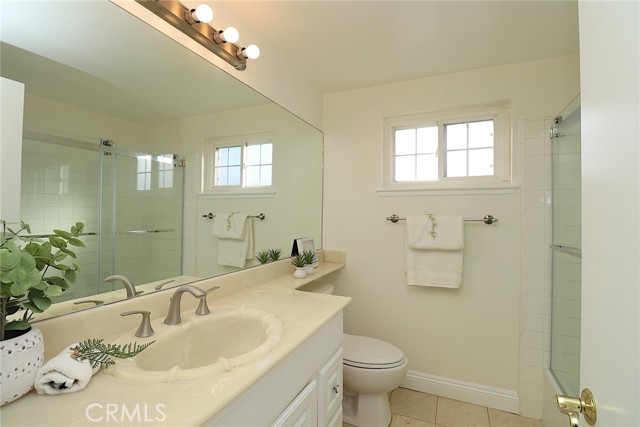 12525 Semora Street, Cerritos CA: https://media.crmls.org/medias/644b64fe-434e-4b3b-8f84-2a4f7e82e284.jpg