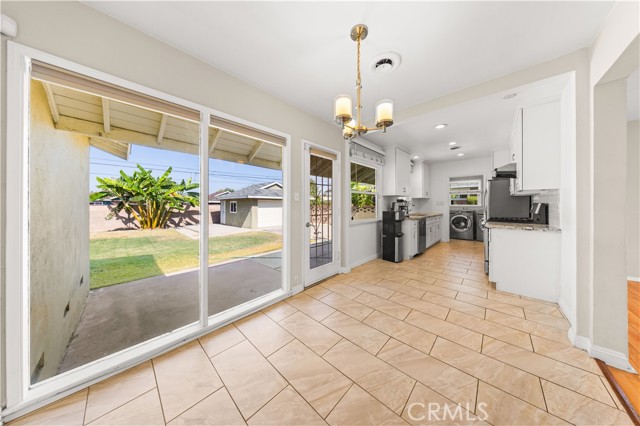 127 S Fernwood Street, West Covina CA: https://media.crmls.org/medias/644b757f-29eb-48b3-89bf-263f5297fb7a.jpg