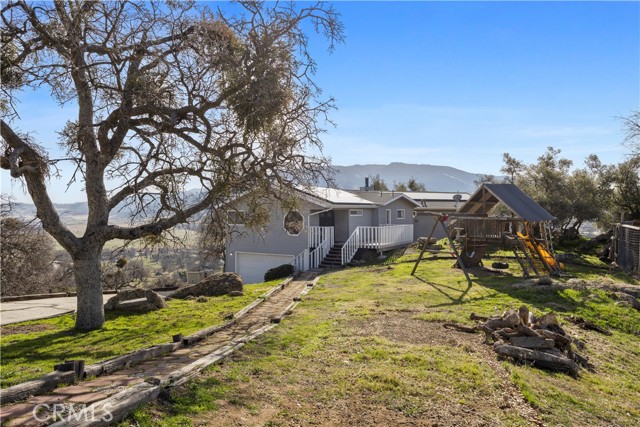 Detail Gallery Image 4 of 48 For 29300 Elkhorn Pl, Tehachapi,  CA 93561 - 4 Beds | 2/1 Baths