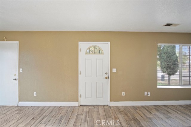 Detail Gallery Image 6 of 23 For 266 N Leon Ct, Planada,  CA 95365 - 3 Beds | 1 Baths