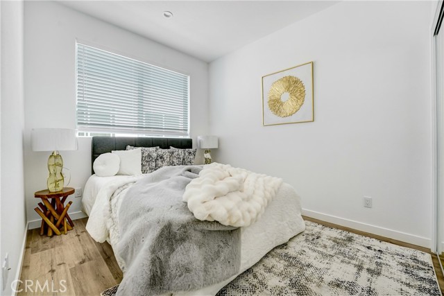 Detail Gallery Image 15 of 16 For 11950 Vanowen Ave, North Hollywood,  CA 91605 - 4 Beds | 3/1 Baths