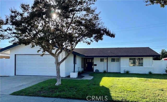 Detail Gallery Image 1 of 33 For 13301 Siskiyou St, Westminster,  CA 92683 - 3 Beds | 2 Baths