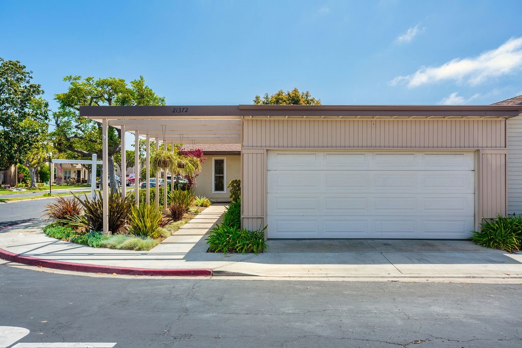 Image 3 for 21372 Green Cove Circle, Huntington Beach, CA 92646