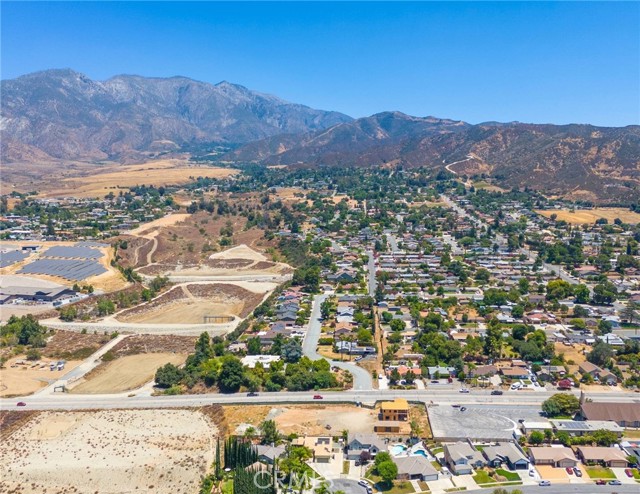 11570 Bryant Street, Yucaipa CA: https://media.crmls.org/medias/644e6514-fcca-4e3b-b708-e26179bb3ae4.jpg