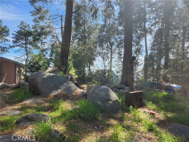 23913 Inspiration Road, Crestline CA: https://media.crmls.org/medias/644e6e66-e0e8-440d-8e40-5990ab293bb0.jpg