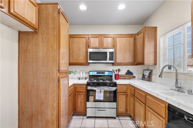 Detail Gallery Image 12 of 39 For 7050 Dinwiddie, Downey,  CA 90241 - 3 Beds | 3 Baths