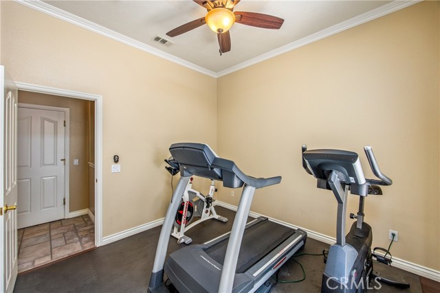 Detail Gallery Image 28 of 65 For 652 Fairway Dr, Redlands,  CA 92373 - 5 Beds | 4/1 Baths