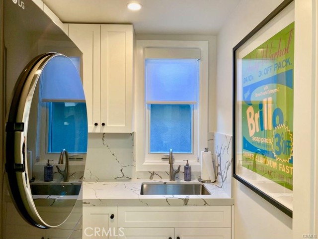 Detail Gallery Image 13 of 26 For 203 Sapphire, Newport Beach,  CA 92662 - 3 Beds | 3/1 Baths