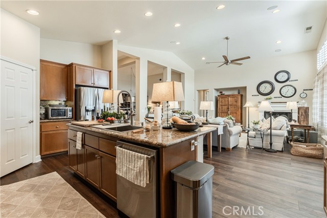 Detail Gallery Image 14 of 72 For 31831 Ridge Berry, Winchester,  CA 92596 - 3 Beds | 3 Baths