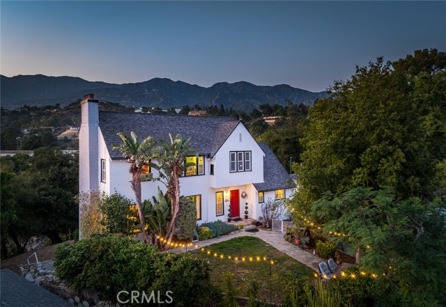 1967 Hilldale Drive, La Canada Flintridge CA: https://media.crmls.org/medias/6453b30d-ea89-4dce-bb24-9be372f098b4.jpg