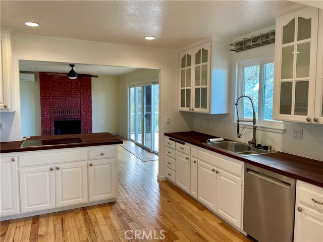 2245 Westlake Dr, Kelseyville CA: https://media.crmls.org/medias/6453e617-bd6c-453a-9937-e515d380101f.jpg