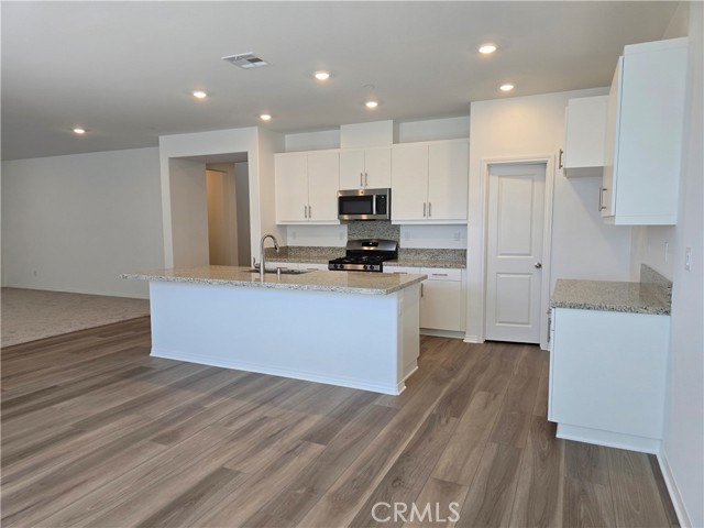 Detail Gallery Image 10 of 47 For 27047 Lost Palm St, Menifee,  CA 92585 - 4 Beds | 3/1 Baths