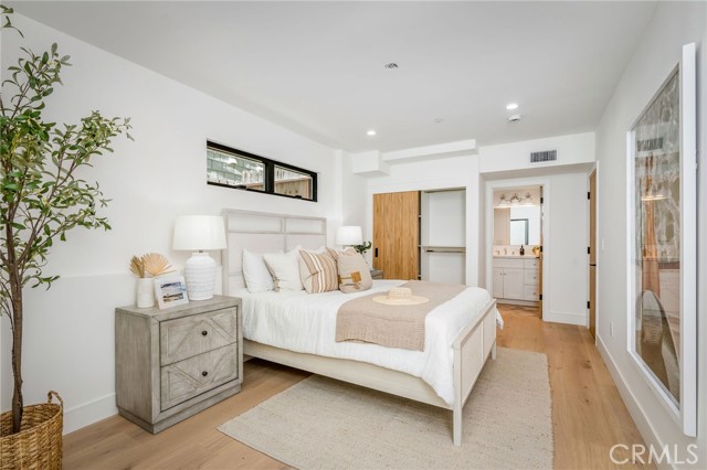 Detail Gallery Image 43 of 62 For 89 Bayview, Manhattan Beach,  CA 90266 - 3 Beds | 3/1 Baths