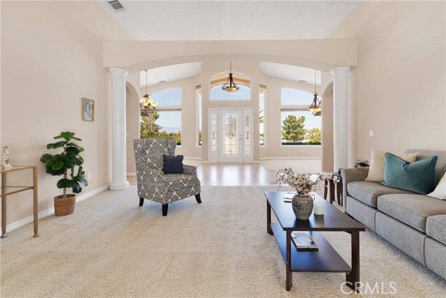 19410 Allegheny Court, Apple Valley CA: https://media.crmls.org/medias/645514ba-145a-4693-b1df-c93fd896b9c2.jpg