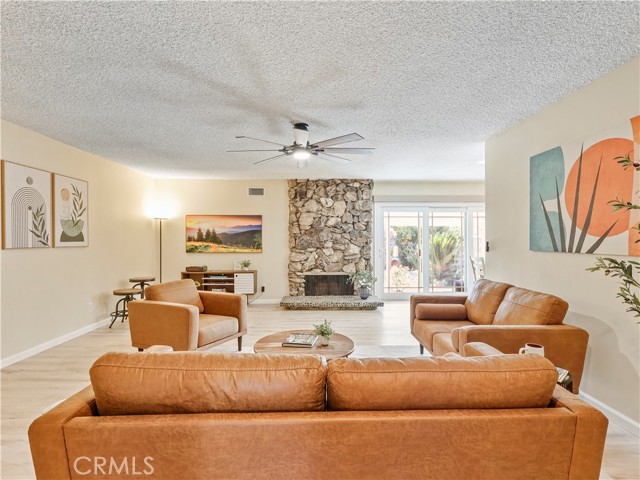 Detail Gallery Image 41 of 50 For 15354 Runnymede St, Van Nuys,  CA 91406 - 4 Beds | 2 Baths