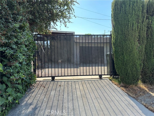 11203 Califa Street, North Hollywood CA: https://media.crmls.org/medias/645528c6-8e3a-401b-90be-3d87544d4dc4.jpg