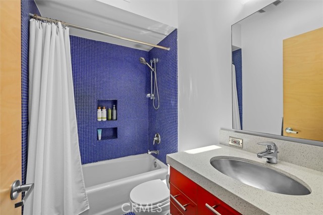 Detail Gallery Image 32 of 46 For 604 33rd St, Manhattan Beach,  CA 90266 - 4 Beds | 5/1 Baths