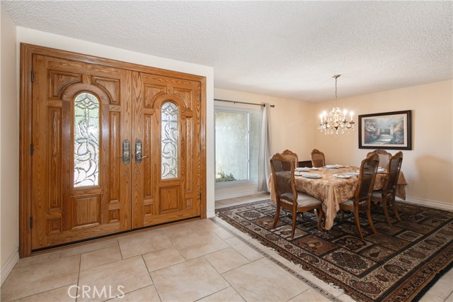 10200 Bothwell Road, Northridge CA: https://media.crmls.org/medias/645632e7-cc39-4fd0-b895-91e922de6285.jpg