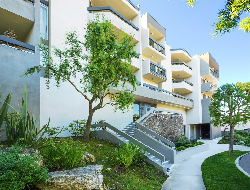 28121 Highridge #311