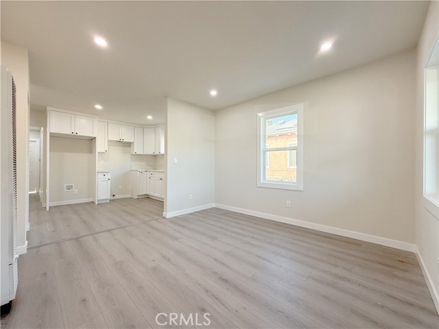 Detail Gallery Image 7 of 27 For 9323 Beach St, Los Angeles,  CA 90002 - 4 Beds | 2 Baths