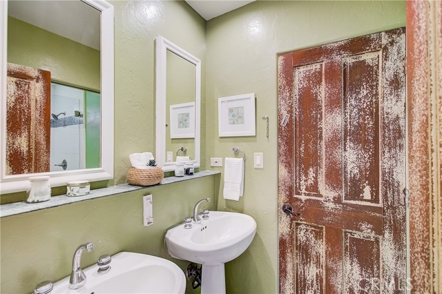 27 Misty Acres Road, Rolling Hills Estates, California 90274, 4 Bedrooms Bedrooms, ,3 BathroomsBathrooms,Residential,Sold,Misty Acres,SB21246271