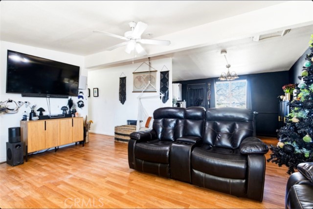 Detail Gallery Image 13 of 39 For 19449 Chamisal, Adelanto,  CA 92301 - 4 Beds | 2 Baths