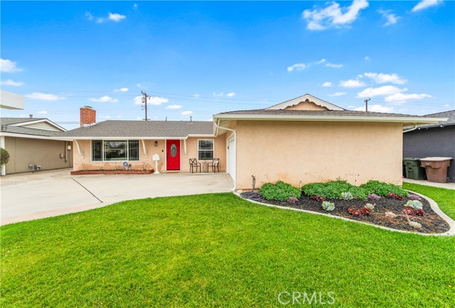 5472 Santa Gertrudes, Garden Grove CA: https://media.crmls.org/medias/64589bfd-e34e-4d61-8536-60ec1bbe566a.jpg