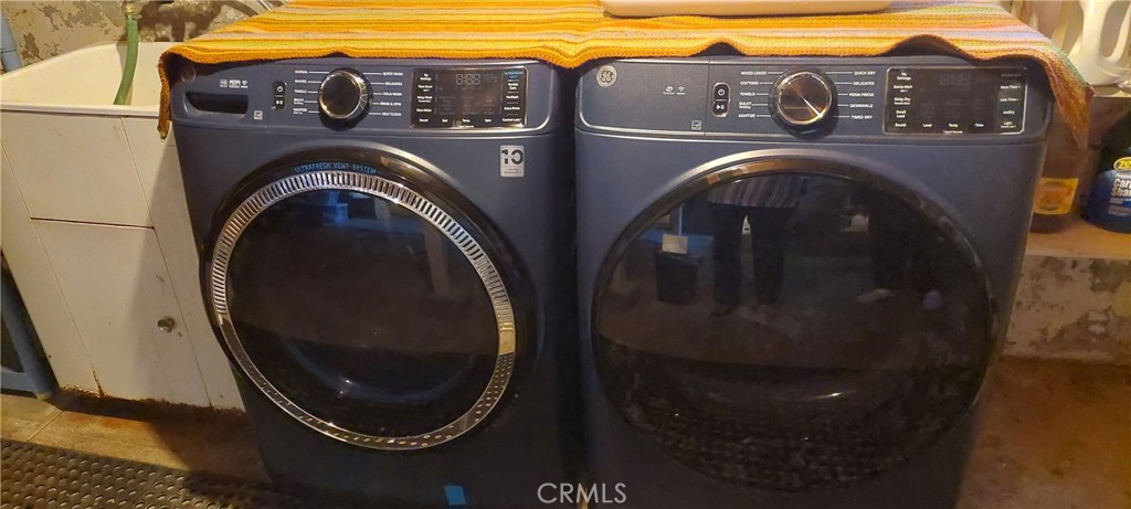 https://media.crmls.org/medias/6458f40d-1b57-4c64-90bf-e9280d700b9c.jpg?preset=X-Large