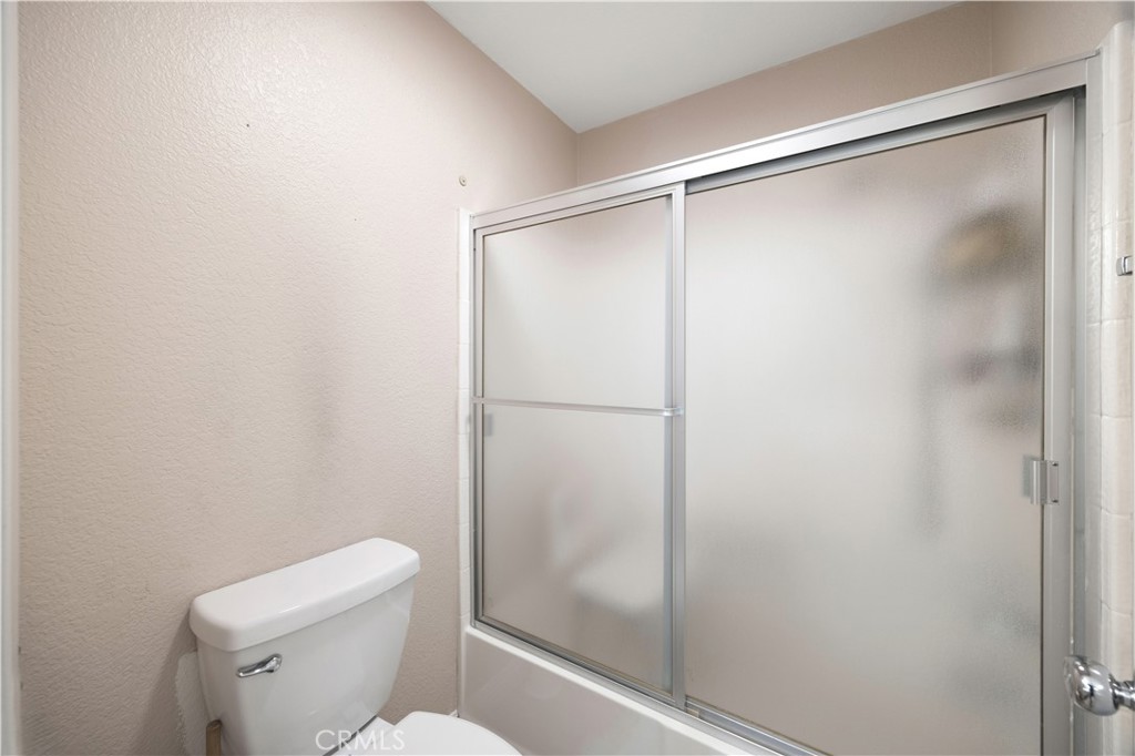 https://media.crmls.org/medias/6459216d-b3bf-4419-82b5-241630314959.jpg?preset=X-Large