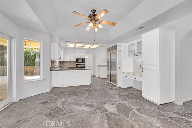 Detail Gallery Image 18 of 44 For 9484 N Woodmont Dr, Fresno,  CA 93720 - 4 Beds | 3 Baths