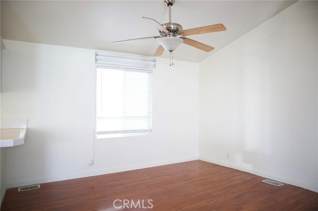 Detail Gallery Image 11 of 24 For 323 N Euclid St, Sp 65 #65,  Santa Ana,  CA 92703 - 4 Beds | 2 Baths