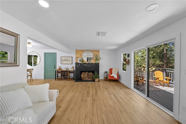 22384 Crest Forest Road, Cedarpines Park CA: https://media.crmls.org/medias/645a712d-e456-4fb9-ba1a-043826d671ca.jpg