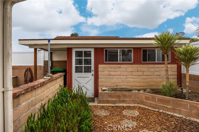 2705 E Orange Grove, Orange CA: https://media.crmls.org/medias/645aa3d9-c653-4429-8d22-ee4af4027674.jpg