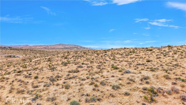 24575 Ocotillo Way, Apple Valley CA: https://media.crmls.org/medias/645adde8-1b9d-43be-b5cf-7050efad8b7c.jpg