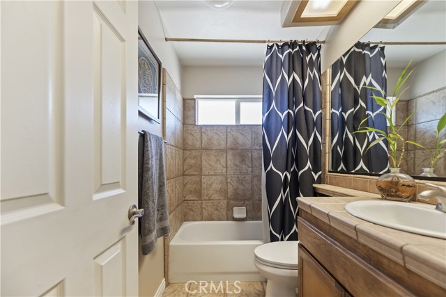 8328 Chateau Road, Phelan CA: https://media.crmls.org/medias/645b513b-6bd7-4228-b387-bf2599d45fb5.jpg