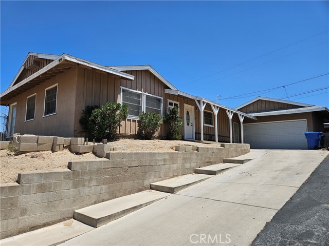 809 Arville Avenue, Barstow CA: https://media.crmls.org/medias/645bffe1-f1e8-4569-97dd-1d1f8a12247a.jpg