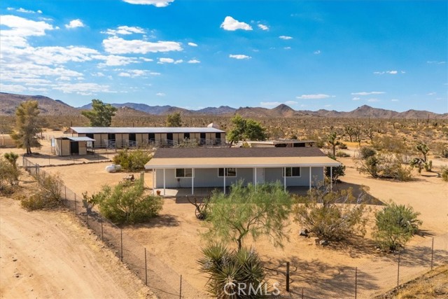 Detail Gallery Image 3 of 74 For 1090 Jemez Trl, Yucca Valley,  CA 92284 - 2 Beds | 2 Baths