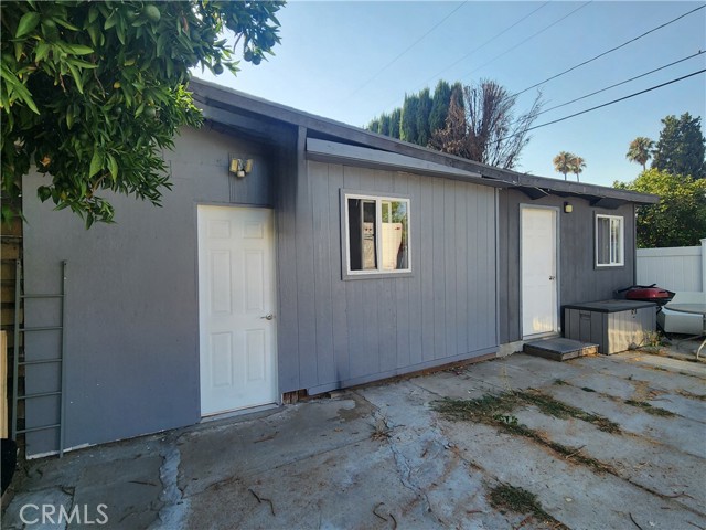 18540 Arminta Street, Reseda CA: https://media.crmls.org/medias/645c4112-0c11-4e30-90a1-037f4e44d862.jpg