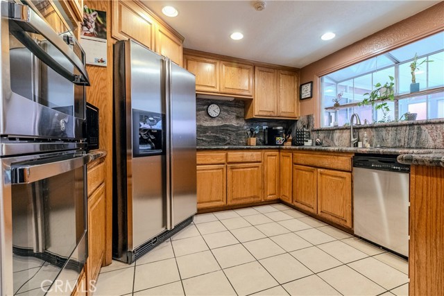 2241 N 1st Avenue, Upland CA: https://media.crmls.org/medias/645cd462-6cb0-4b6f-aad7-9d4da0eb2ac9.jpg