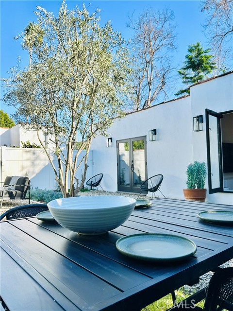 5437 Ventura Canyon Avenue, Sherman Oaks CA: https://media.crmls.org/medias/645ce7d0-9a04-4ccb-b8fc-a694bda19892.jpg