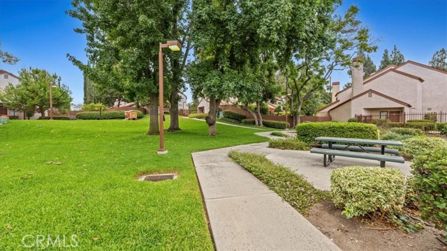 Detail Gallery Image 27 of 37 For 215 E Chestnut Ave #D,  Monrovia,  CA 91016 - 3 Beds | 3 Baths