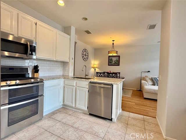 21 Veneto Lane, Aliso Viejo CA: https://media.crmls.org/medias/645eb596-c08f-4f40-a51e-f7c30d548748.jpg